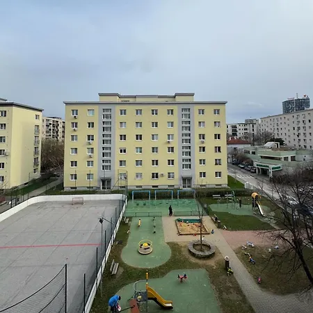 Kukucinova Апартаменты Братислава